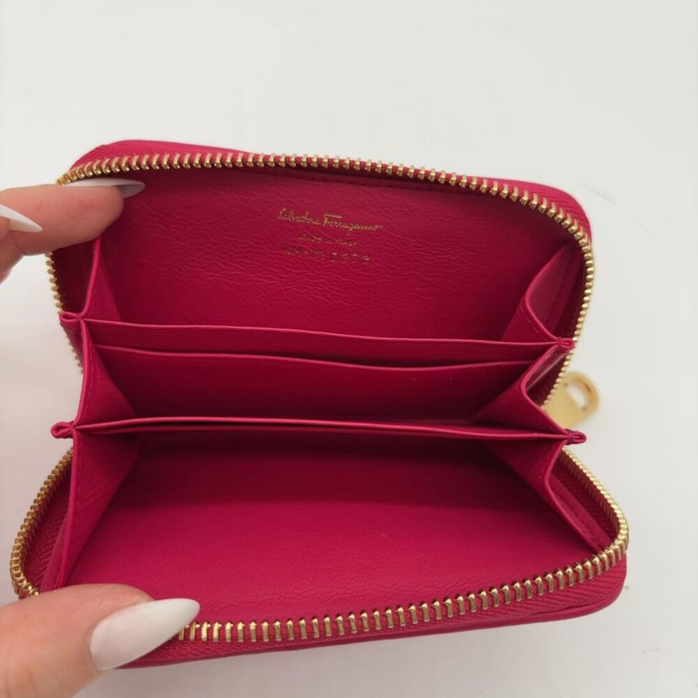 Salvatore Ferragamo Small Zip Wall in Fuchsia - Picture 3 of 5